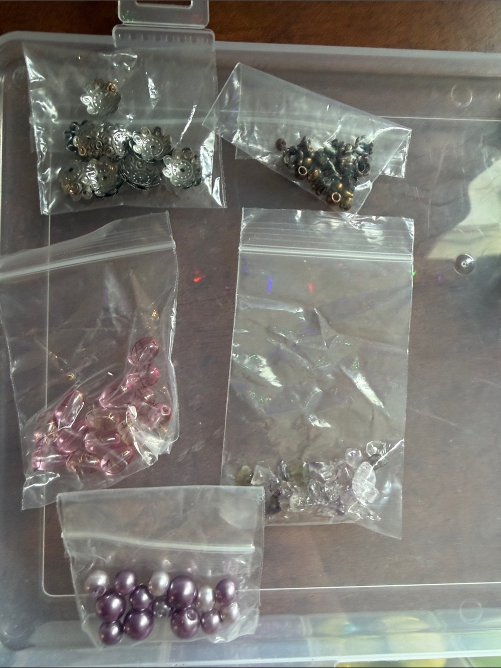Large lot of beads with container - Picture 3 of 8